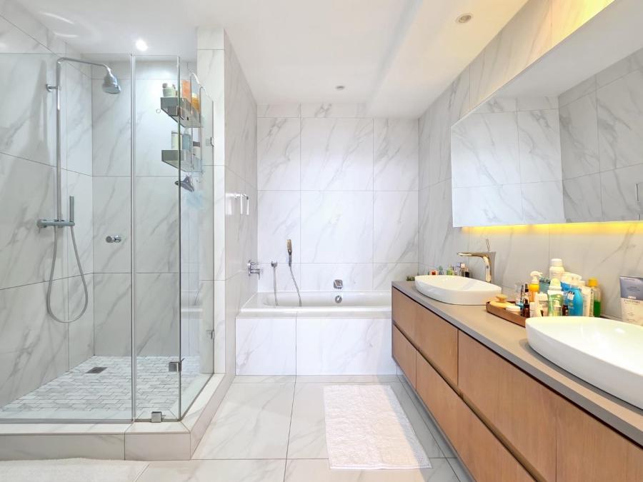 3 Bedroom Property for Sale in Mouille Point Western Cape